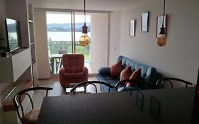 Apartamento con hermosa vista al lago